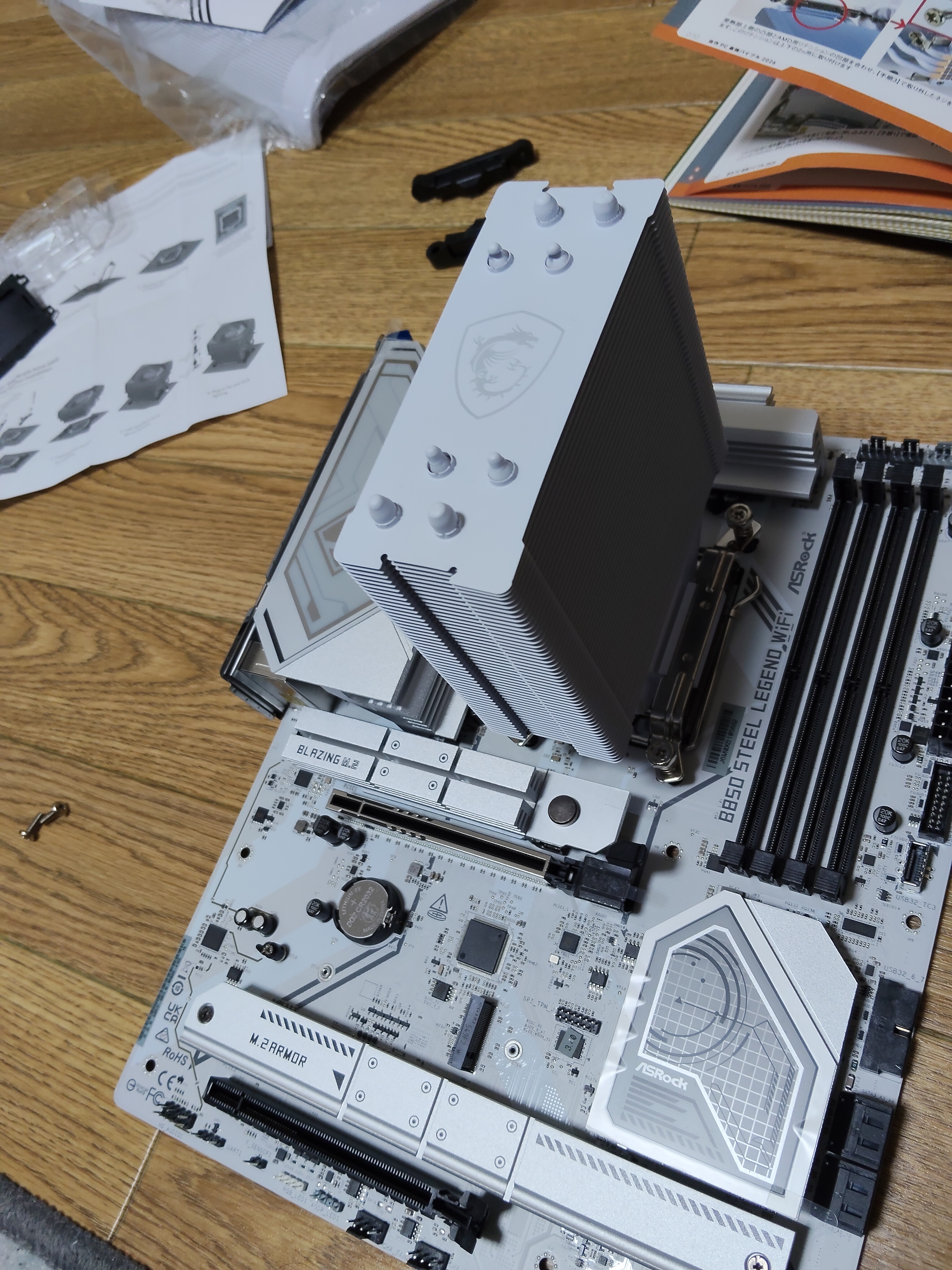 CPU クーラー装着途中(斜め上から)