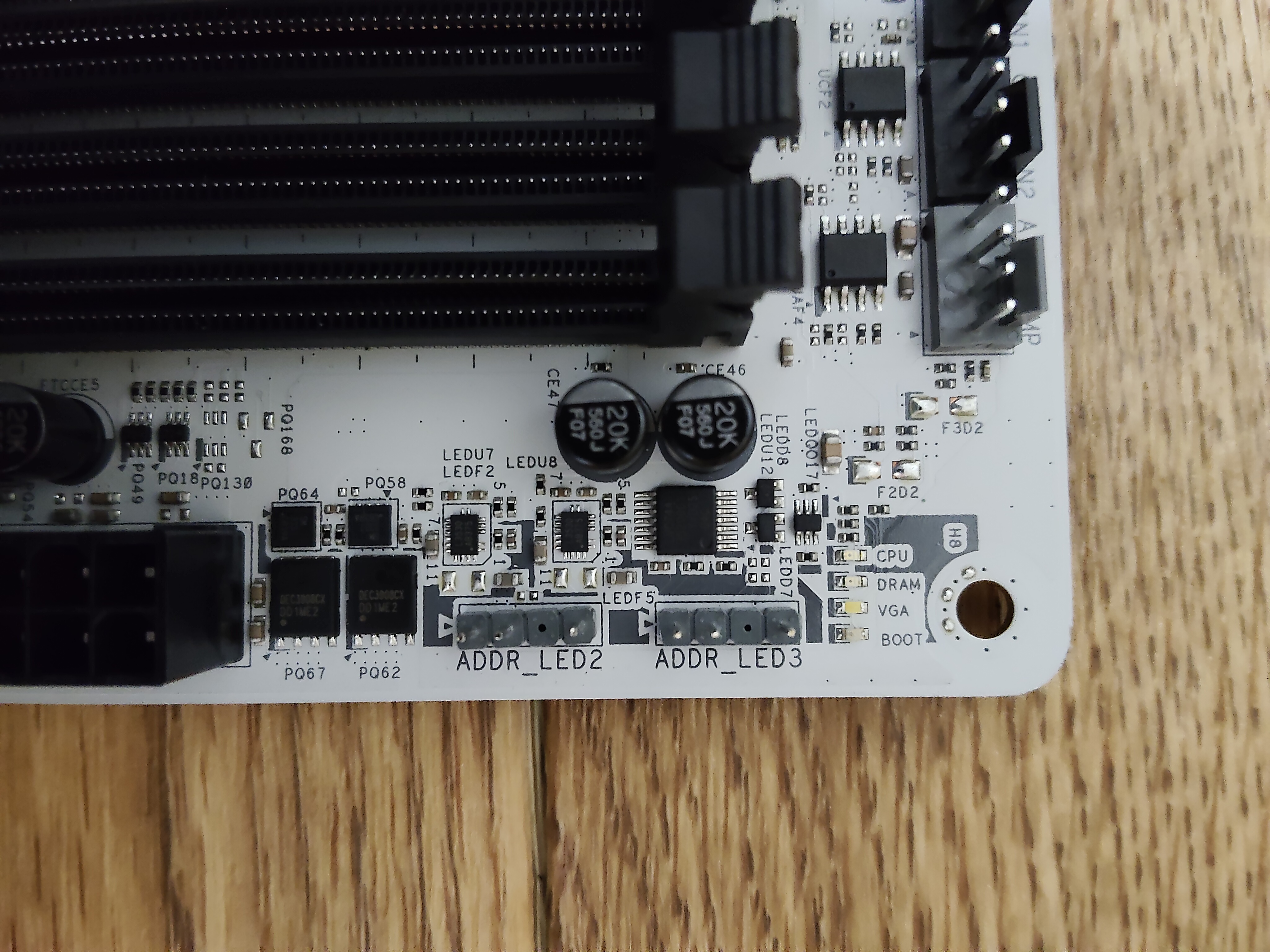 マザボの ADDR_LED2 / ADDR_LED3 ヘッダ拡大(5V 3-pin ARGB)