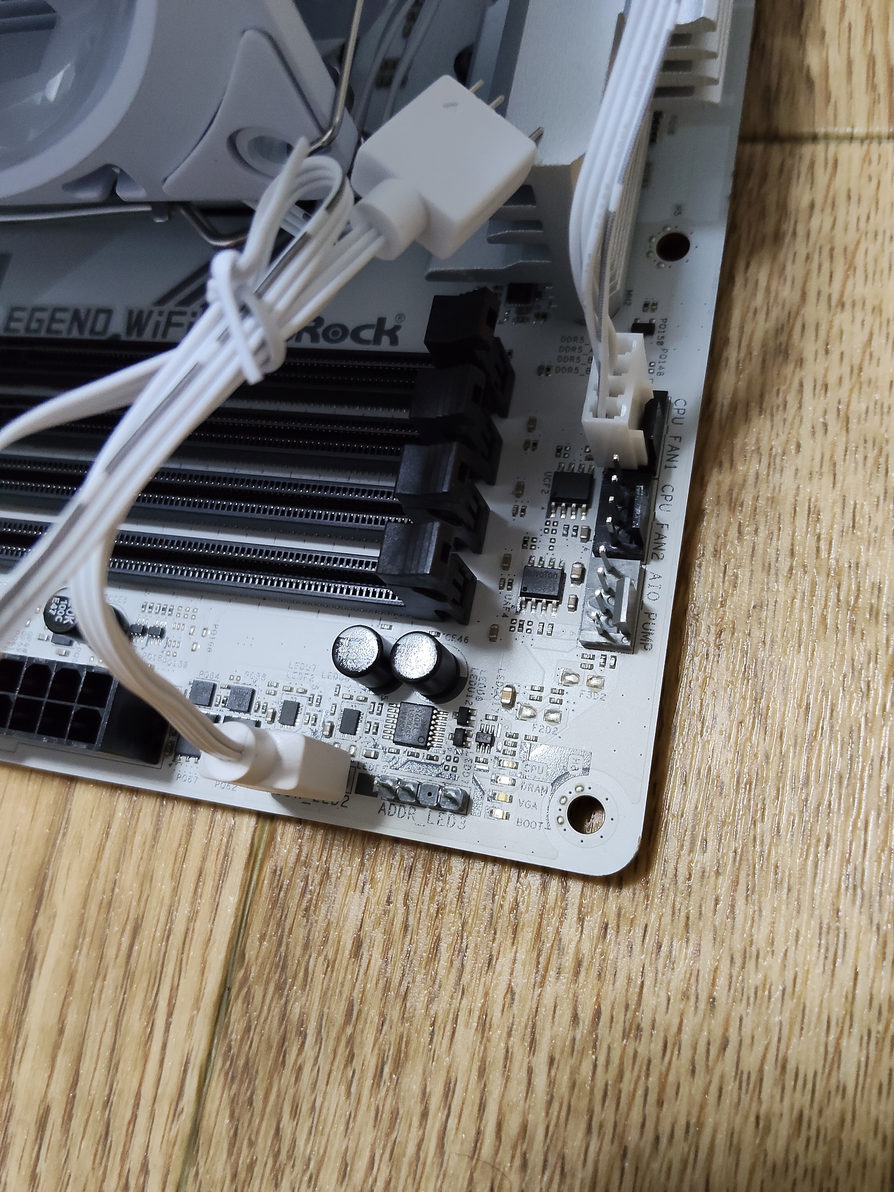 CPU_FAN1 + ADDR_LED2 接続完了